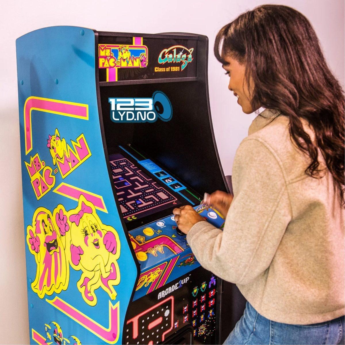 Arcade 81 med 12 spill til leie